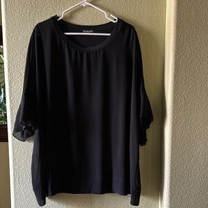 Black half sleeve lined blouse. Size 1x.
